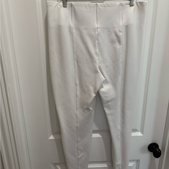 MAKE AN OFFER! 

Elegant White Women's Leggings - Picture 2 of 3